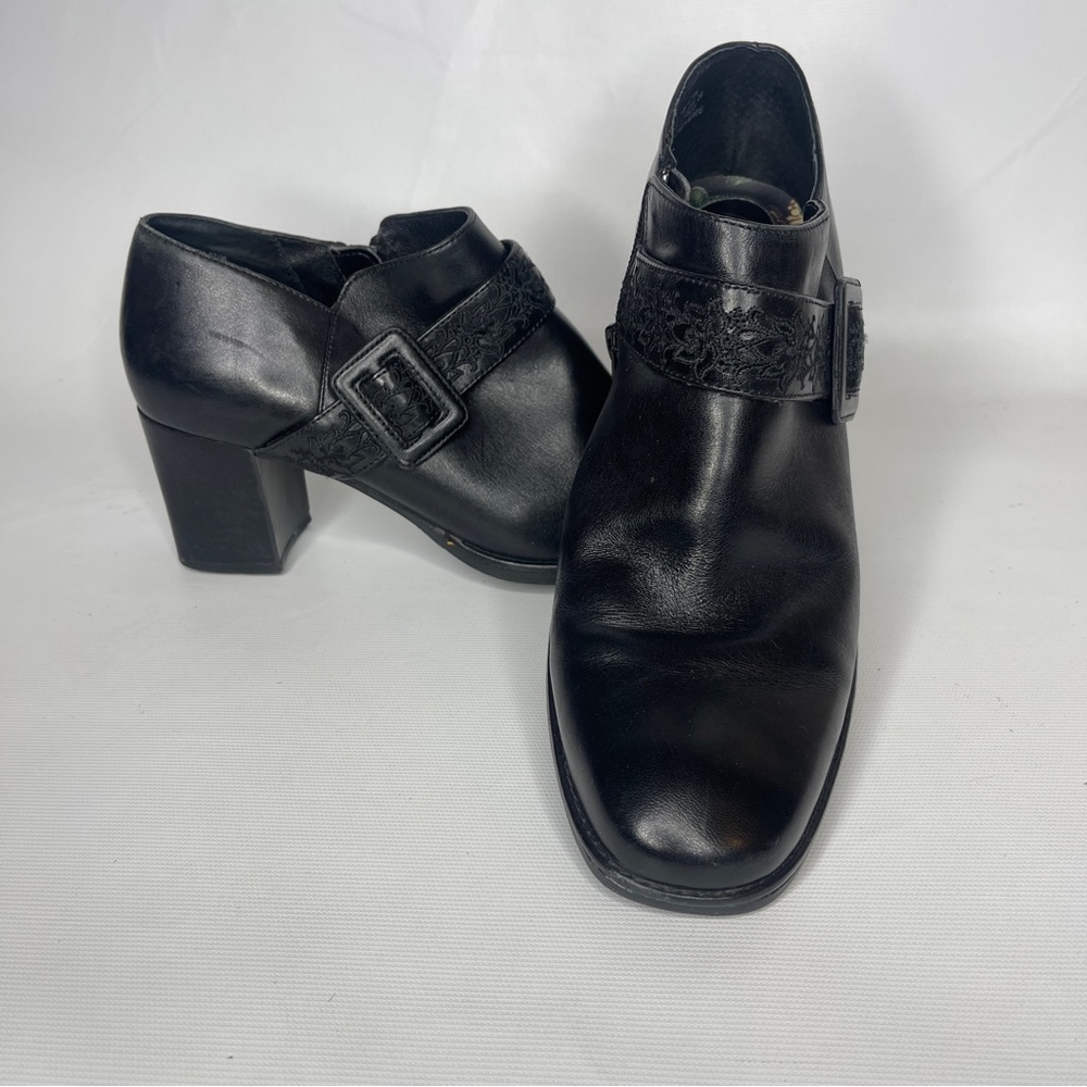 CLARKS Artisan Leather Ankle Boot Shootie Women's Sz 7.5 M Black Side Zip Buckle